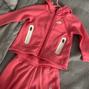 Pink Nike set, size 18months